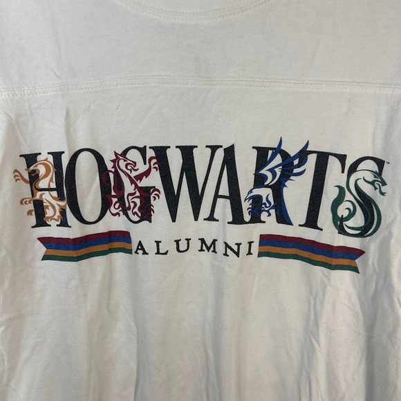 Harry Potter Hogwarts Alumni T Shirt Mens Sz M Wizarding World Universal Studios - Picture 4 of 8